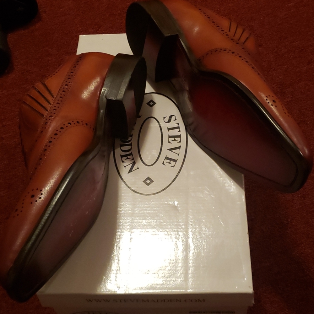 Shoes - Picture 4 of 5